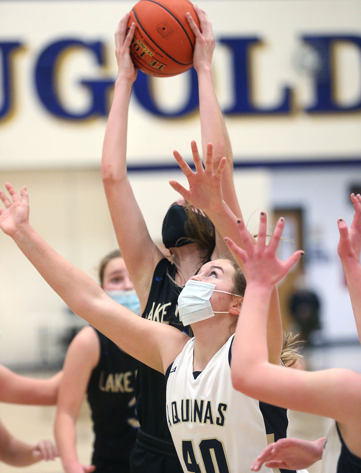 December 28: Lake Mills vs Aquinas